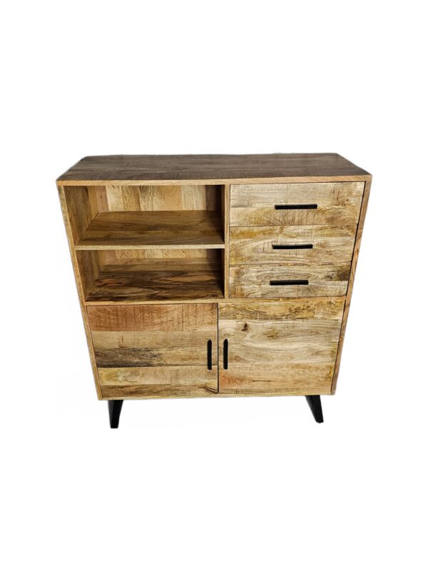 Highboard Urban Retro Mit den Abmessungen 100*109*40cm (BHT) drei Schubladen, zwei offene Fächer und zwei Türen. Aus Mangoholz mit einem Gestell aus Stahl in schwarz.